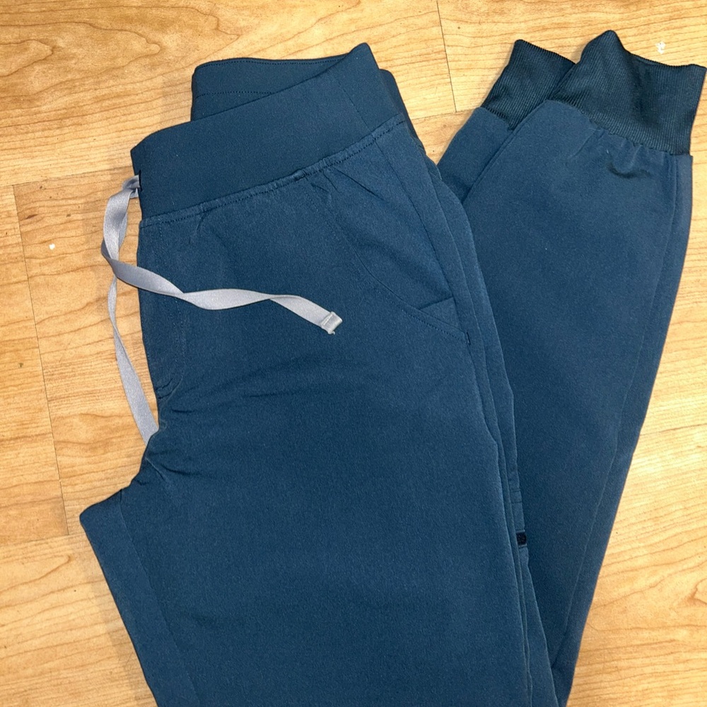 Dark harbor figs jogger